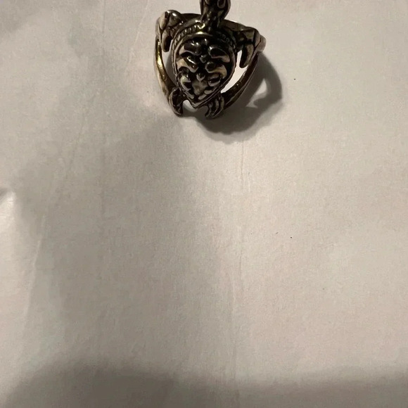 Bundle of rings and a pin - Picture 6 of 6